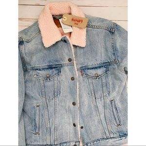 NWT Levi’s Ex Boyfriend Jean Pink Sherpa Jacket